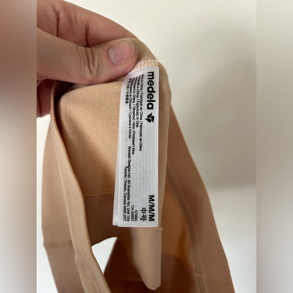Medela Strapless Pumping Bra - Picture 4 of 4